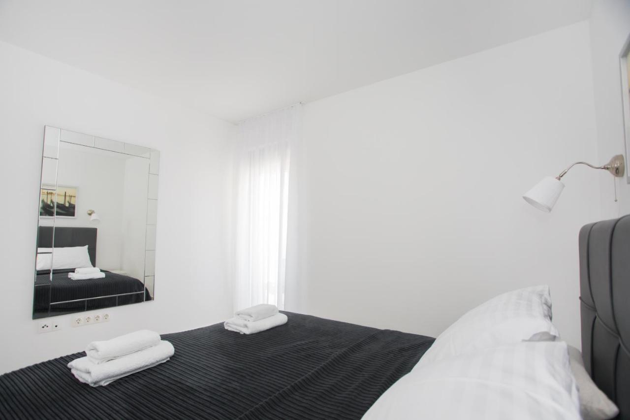 Silver Stone Apartment *