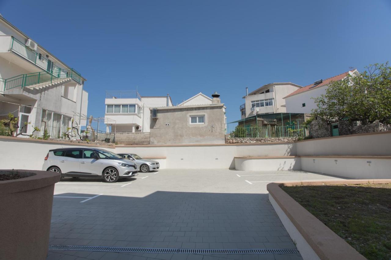 Apartment Silver Stone
